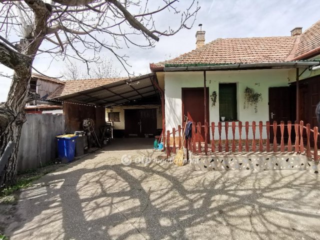 Eladó családi ház, Dömsödön 40.9 M Ft, 2 szobás