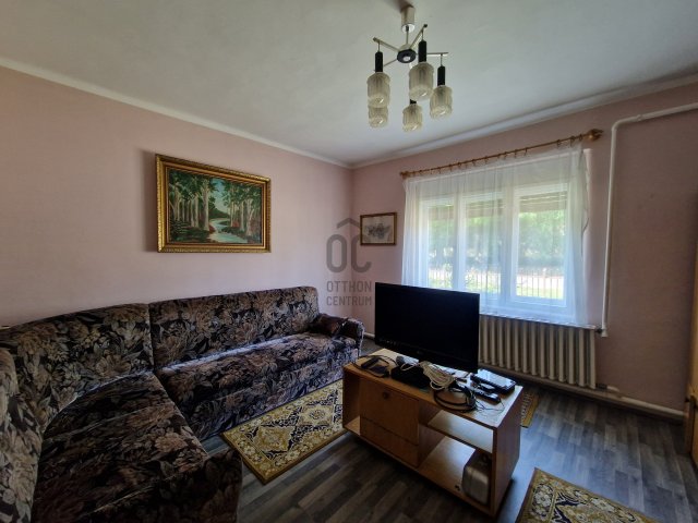 Eladó családi ház, Érden 63.9 M Ft, 2 szobás