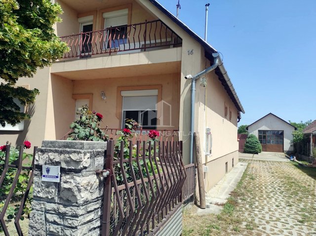 Eladó családi ház, Papkeszin 94.9 M Ft, 5 szobás