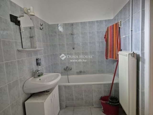 Eladó családi ház, Ürömön 79.9 M Ft, 3 szobás