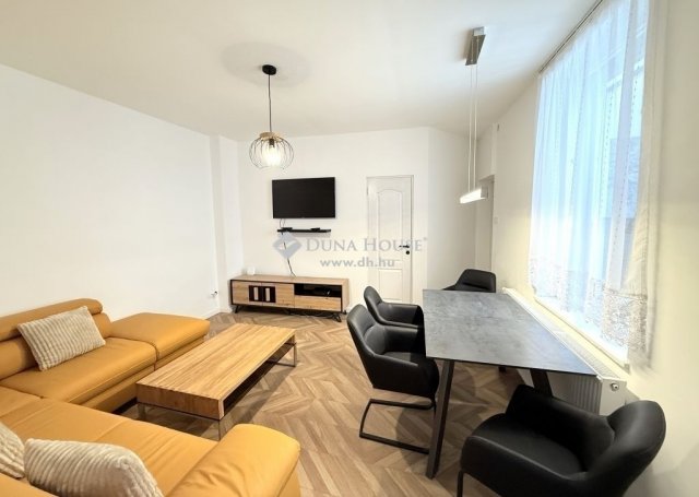 Eladó téglalakás, Budapesten, XX. kerületben 75 M Ft, 4 szobás