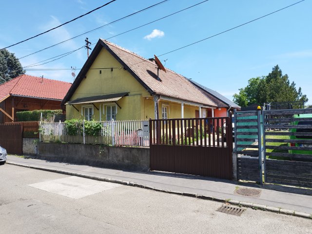 Eladó családi ház, Budapesten, XVI. kerületben 35 M Ft, 1 szobás