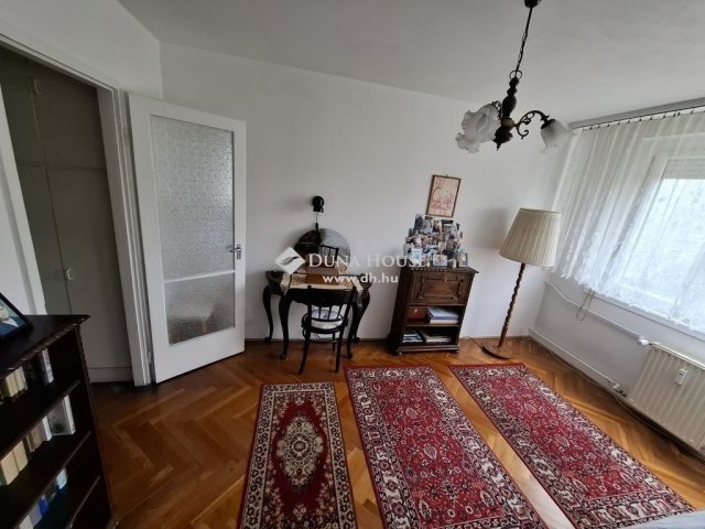 Eladó panellakás, Budapesten, III. kerületben 68.9 M Ft, 3 szobás