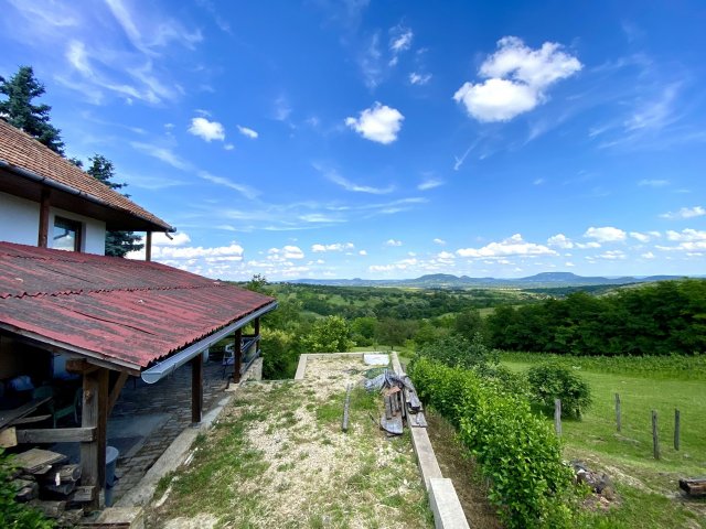 Eladó nyaraló, Lesencefaluban 44.9 M Ft, 2 szobás