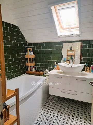 Eladó családi ház, Érden 135 M Ft, 5 szobás