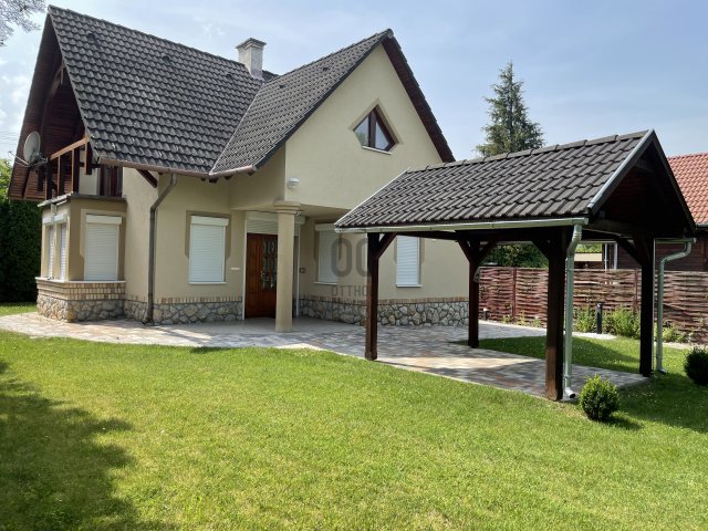 Eladó nyaraló, Balatonmáriafürdőn 104.9 M Ft, 5 szobás