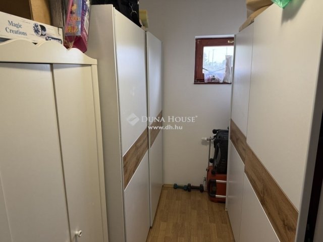Eladó családi ház, Kozármislenyen 139.9 M Ft, 6 szobás