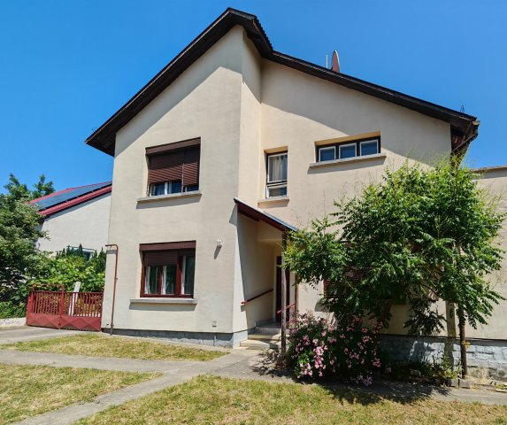 Eladó családi ház, Zalakaroson 91.9 M Ft, 6 szobás