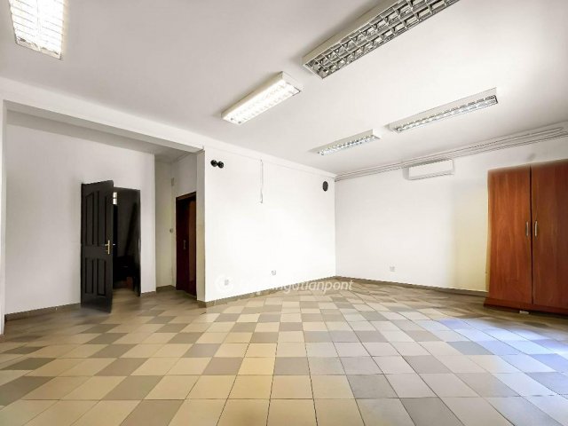 Eladó családi ház, Győrött 109 M Ft, 4 szobás