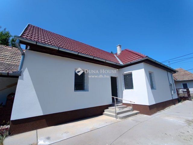 Eladó családi ház, Tápióbicskén 37.9 M Ft, 4 szobás