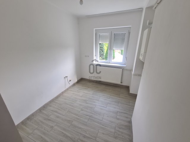 Eladó téglalakás, Bázakerettyén 17.9 M Ft, 2 szobás