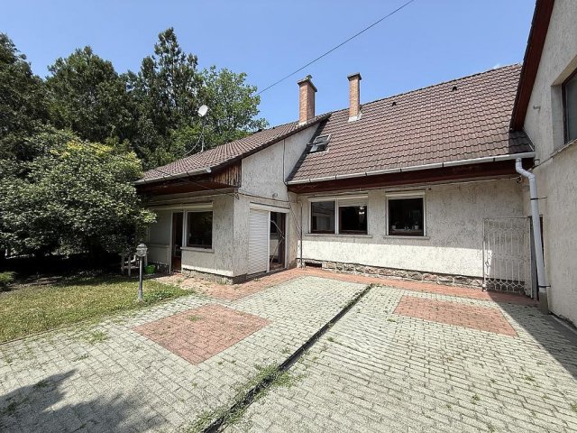 Eladó családi ház, Szentendrén 114.9 M Ft, 5 szobás