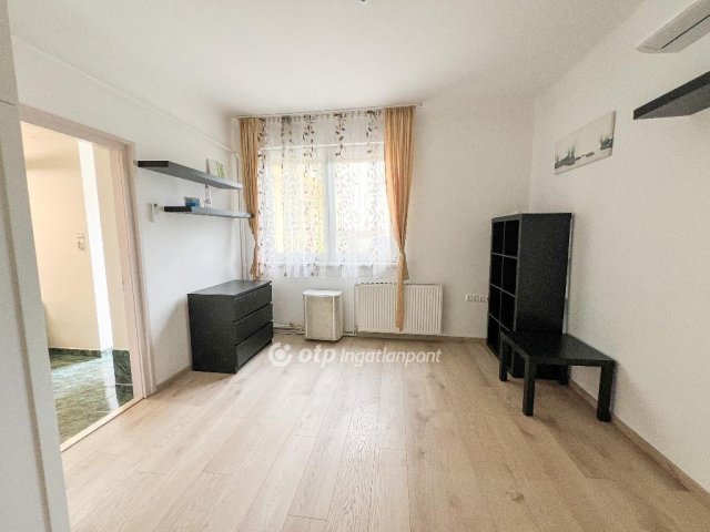Eladó téglalakás, Budapesten, III. kerületben 49.9 M Ft