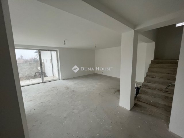 Eladó ikerház, Gödöllőn 85 M Ft, 2+3 szobás