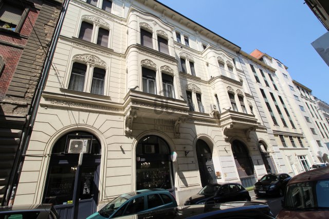 Kiadó téglalakás, albérlet, Budapesten, VI. kerületben