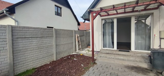Eladó iroda, Szigethalmon 39.9 M Ft, 2 szobás
