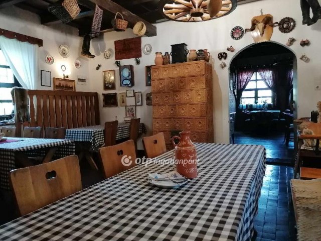 Eladó üzlethelyiség, Tiszafüreden 250 M Ft