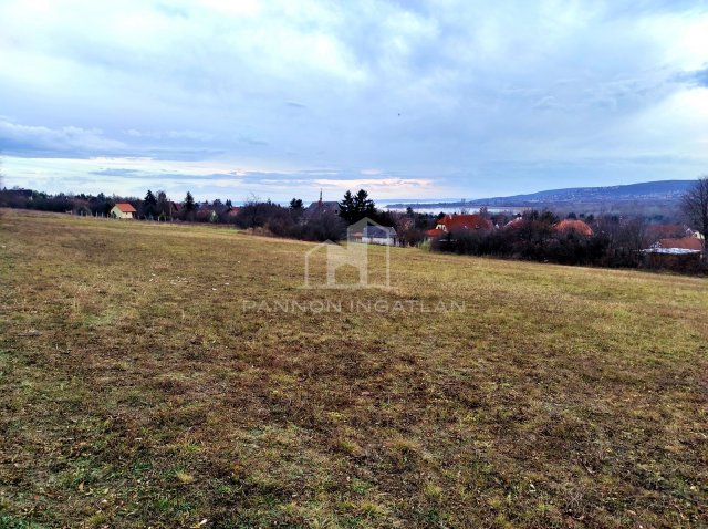 Eladó telek, Balatonfűzfőn 120 M Ft / költözzbe.hu