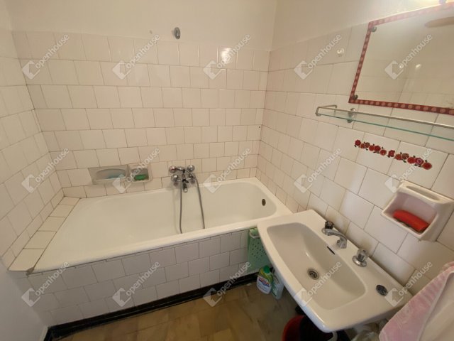 Eladó téglalakás, Mosonmagyaróváron 49.9 M Ft, 3 szobás