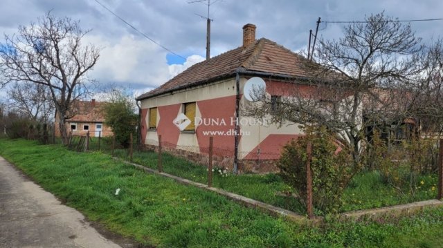 Eladó családi ház, Szigetváron 26 M Ft, 3 szobás