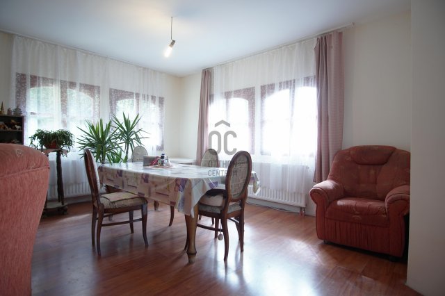 Eladó családi ház, Kisorosziban 60 M Ft, 6 szobás