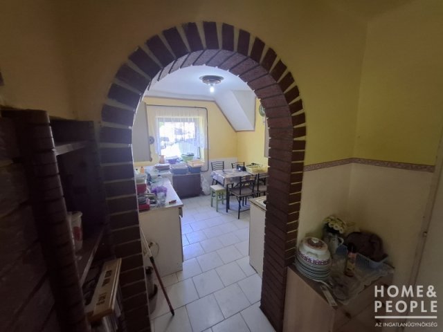 Eladó családi ház, Szegeden 38 M Ft, 3 szobás