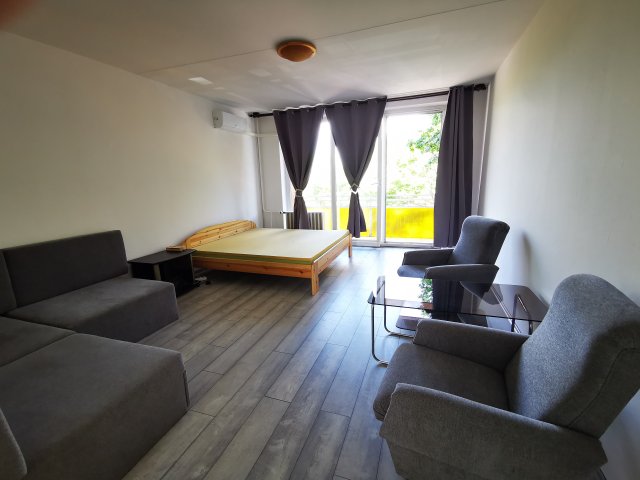 Kiadó panellakás, albérlet, Kecskeméten 130 E Ft / hó, 1 szobás