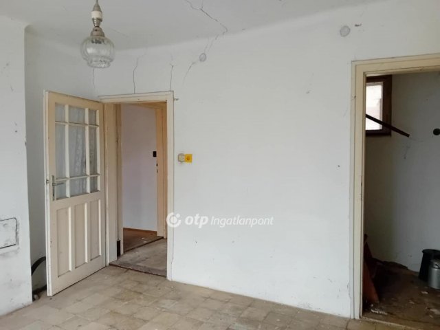 Eladó családi ház, Biharkeresztesen 12.5 M Ft, 2 szobás