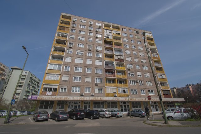 Eladó panellakás, Dunaújvárosban 19.9 M Ft, 2 szobás