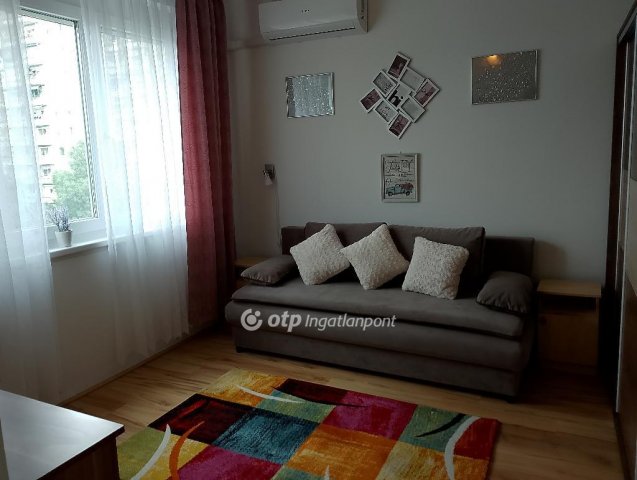Eladó panellakás, Győrött 56 M Ft, 3 szobás