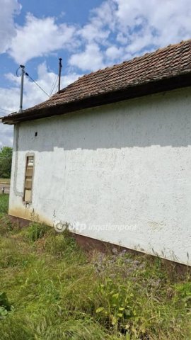 Eladó családi ház, Derecskén 9.9 M Ft, 1 szobás
