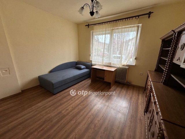 Eladó családi ház, Nyíregyházán 40 M Ft, 2 szobás