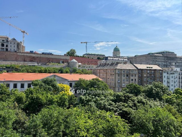 Eladó téglalakás, Budapesten, I. kerületben 245 M Ft, 2+1 szobás