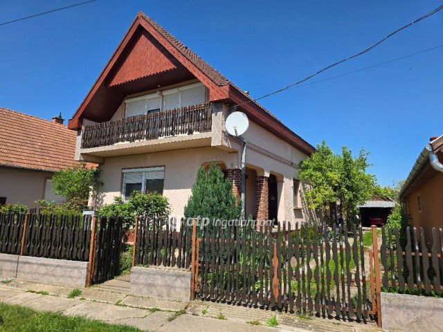 Eladó családi ház, Hajdúszoboszlón 74.9 M Ft, 4 szobás
