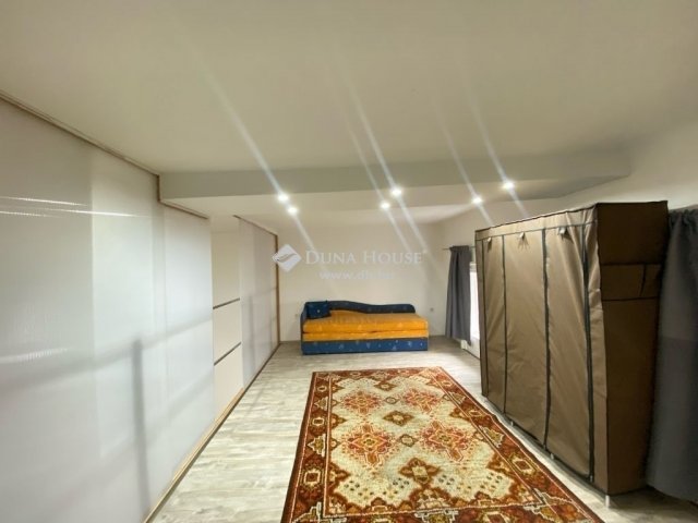Eladó téglalakás, Budapesten, VI. kerületben 94.9 M Ft, 1 szobás