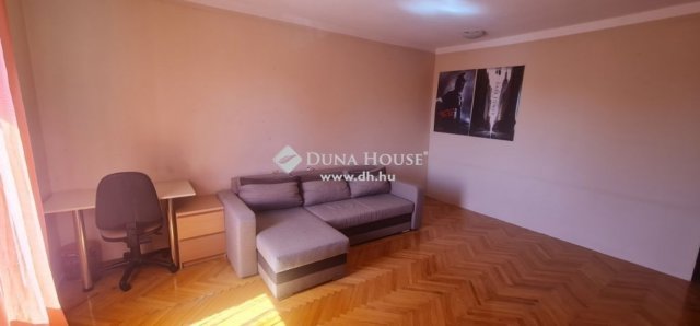 Eladó családi ház, Vecsésen 119.9 M Ft, 5 szobás