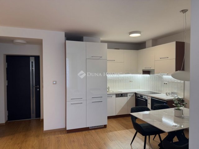 Kiadó téglalakás, albérlet, Debrecenben 390 E Ft / hó, 3 szobás