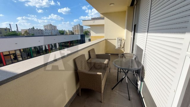 Kiadó téglalakás, albérlet, Szegeden 250 E Ft / hó, 3 szobás