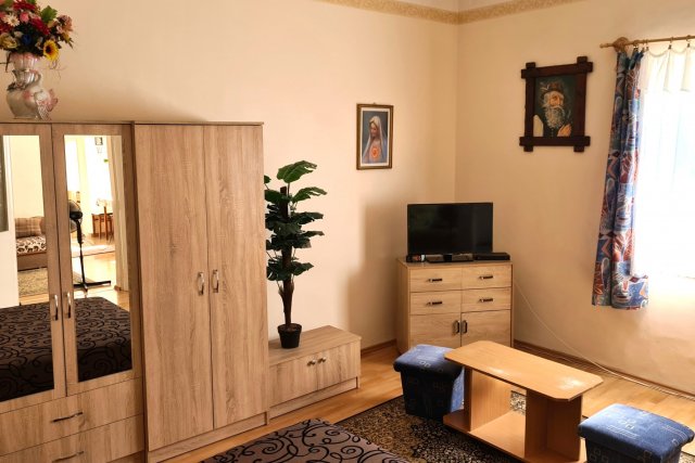 Eladó családi ház, Sopronban 39.9 M Ft, 2 szobás