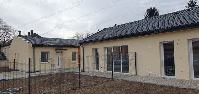 Eladó családi ház, Győrújbaráton 59.9 M Ft, 4 szobás
