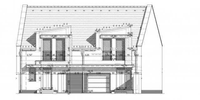 Eladó ikerház, Kecskeméten, Szabadság téren 79.9 M Ft, 4 szobás