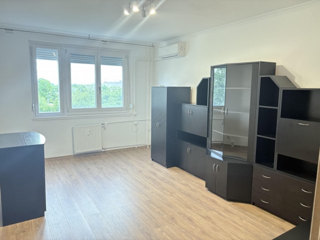 Kiadó panellakás, albérlet, Hódmezővásárhelyen 130 E Ft / hó