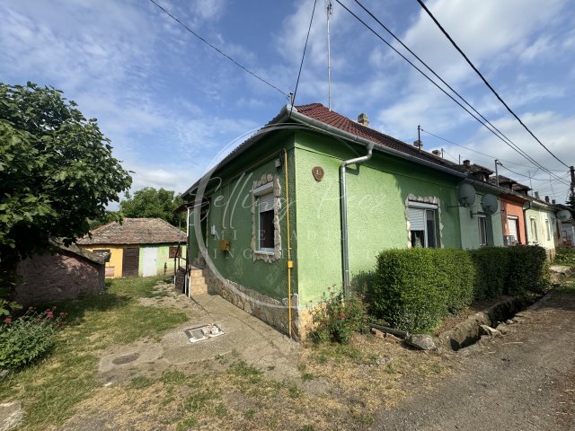 Eladó sorház, Pécsett 16 M Ft, 2+1 szobás / költözzbe.hu