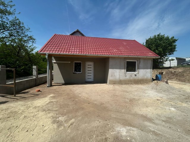 Eladó családi ház, Monoron 29.9 M Ft, 2 szobás