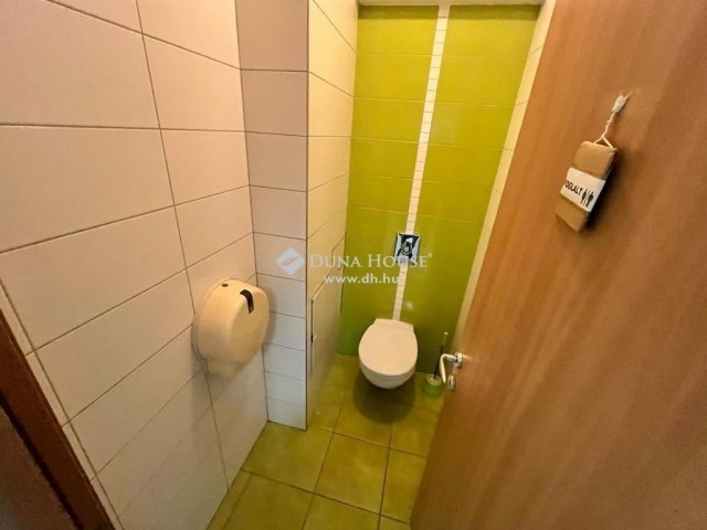 Eladó üzlethelyiség, Kecskeméten 110 M Ft / költözzbe.hu