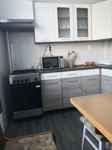 Kiadó téglalakás, albérlet, Tiszaújvárosban, Építők útján