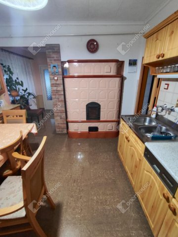 Eladó családi ház, Tabon 46 M Ft, 3 szobás