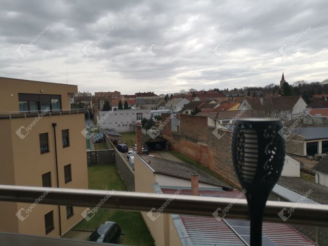 Eladó téglalakás, Nagykanizsán 59.9 M Ft, 4 szobás