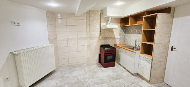 Eladó családi ház, Nagykőrösön 195 M Ft, 14 szobás