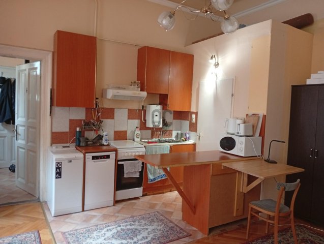 Eladó téglalakás, Budapesten, VI. kerületben 93 M Ft, 3 szobás